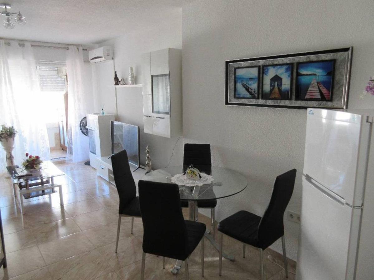 Apartamento Costy Studio Near The Beach Torrevieja Exterior foto