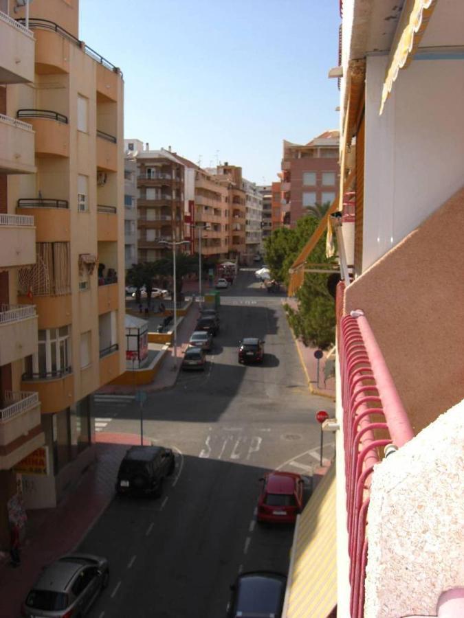 Apartamento Costy Studio Near The Beach Torrevieja Exterior foto